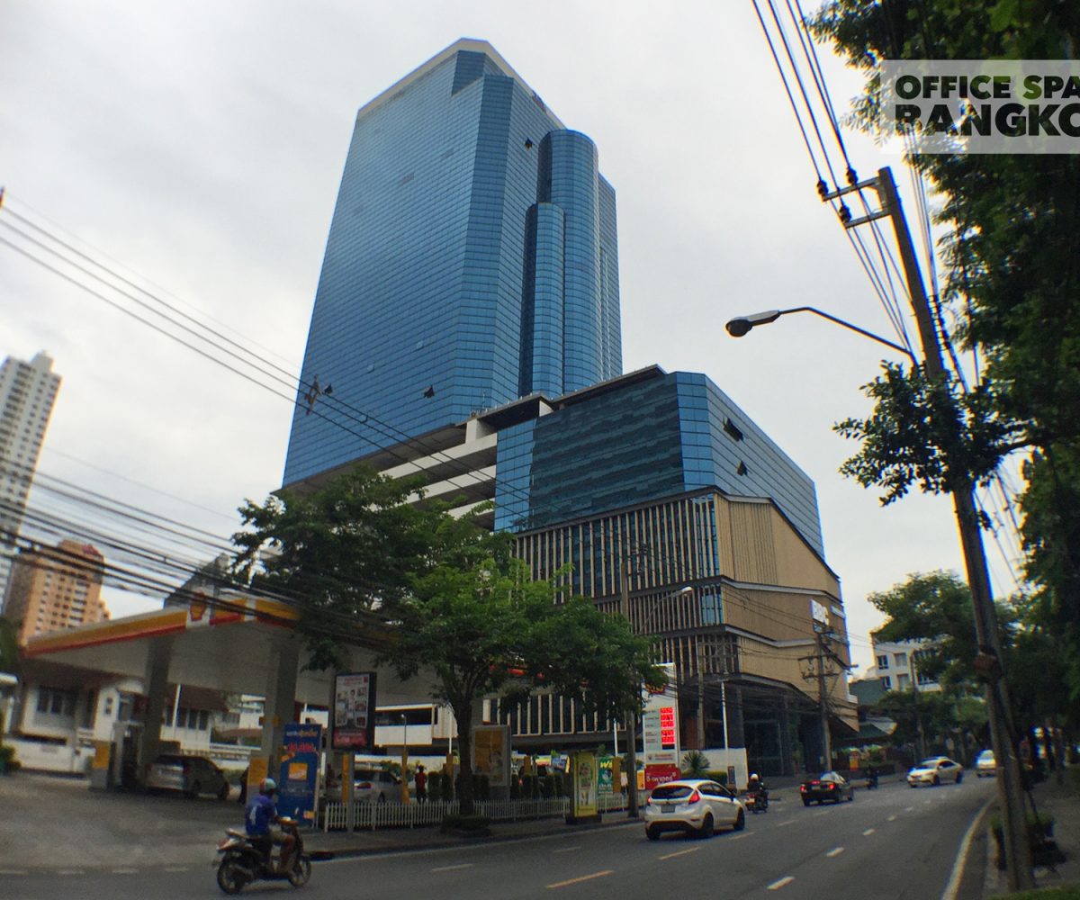 Bangkok Business Center - Office Space For Rent On Sukhumvit Road, near BTS Ekkamai Station